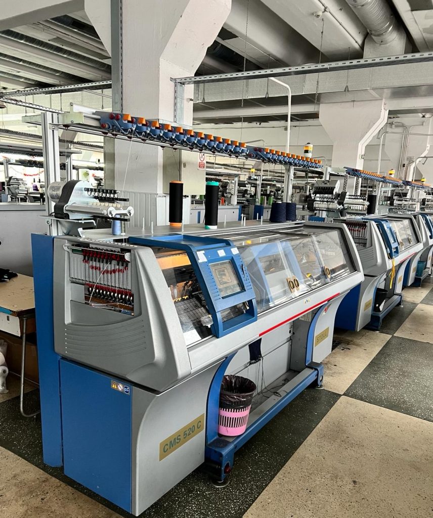 flat knitting machine